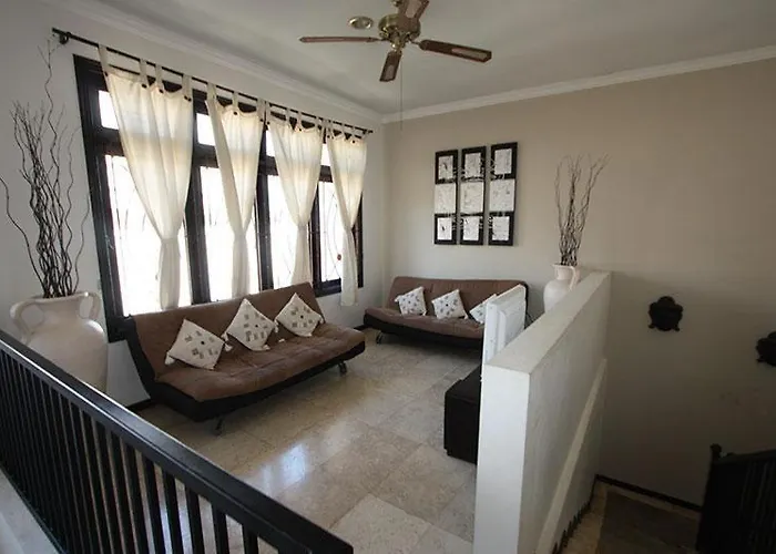 Indah Royal - Private Pool - Optic Fiber High Speed Internet Villa